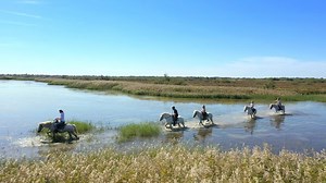 Télévision : C8 propose de découvrir toutes les merveilles du monde à deux pas de chez soi