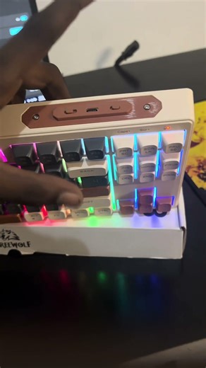 Free wolf mechanical keyboard