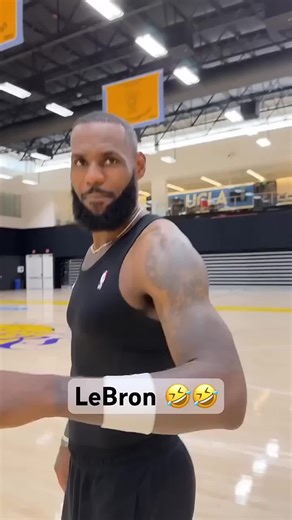 LeBron’s HILARIOUS reaction to being the oldest player in the NBA! 🤣👑