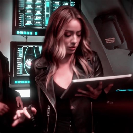 I was too lazy to add text 😔 christmas eve eve guys 😛| my top 4 daisy seasons in order | scp: @QUAKE_EDITZ | #daisyjohnson #agentsofshield #daisyjohnsonedit #thundrblts #blowup