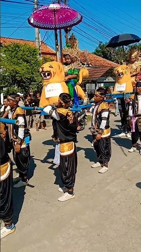 Depok dangdut lion sways around the village #shortvideo