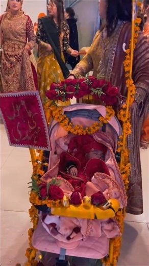 beautiful mehndi entry 💛#mehndientry #entertainment