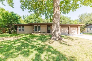 1112 Warden St, Benbrook, TX 76126 - MLS 20354510 - Coldwell Banker