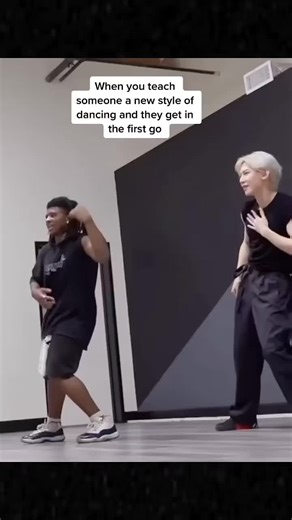 Exploring Yeosang's Dance Moves with ATEEZ