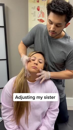 Donovan Smolich on Instagram: "Adjusting my sis @facialsbycole 🙌 Comment “BOOK” to receive a direct link to get scheduled ⭐️ Dm @gofullfunction for info & scheduling"