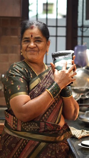 Pushpalatha R on Instagram: "Easy Pan cake recipe 😍 Ingredients- Health mix 🥣 Naatu sakkarai 🍬 Milk 🥛 Banana 🍌 Salt 🧂 Maple syrup / honey 🍯 Fruits 🍉"