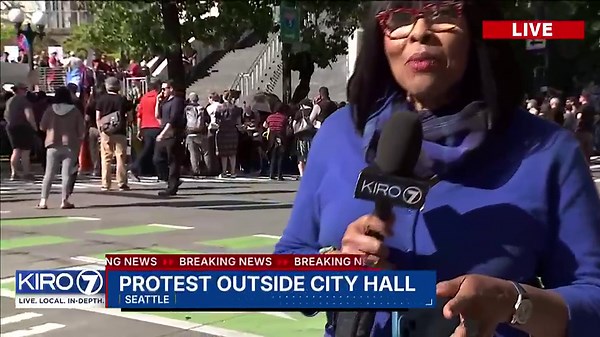 VIDEO: Protesters block streets outside Seattle's City Hall