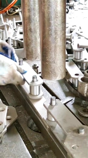 128K views · 174 reactions | Fixing conveyor belt chain | Dawgshell 2.0 | Facebook