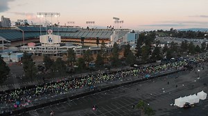 As we begin our look back at the 2020 Los Angeles Marathon presented by Asics, we celebrate the largest race in LA Marathon history. Today’s highlights are supplied by the team from @ASICS | ASICS Los Angeles Marathon