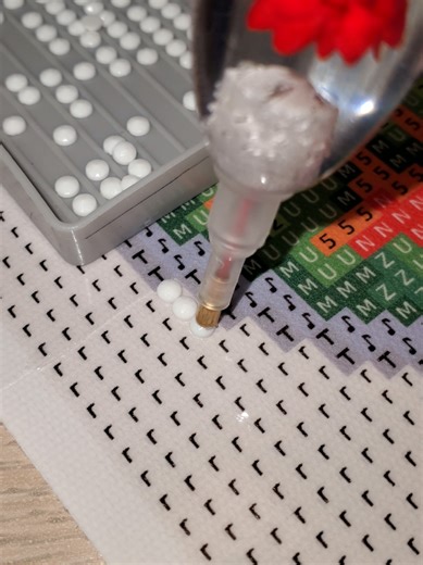 Diamond Art: Simple ASMR Experience