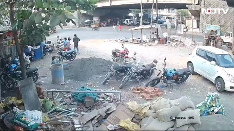 Video: Tanker Loses Control, Drives Off Flyover, Spills Flammable Oil