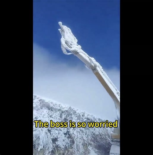 What to do if your excvator forgotten on the ice? #excavator #xemach #ice