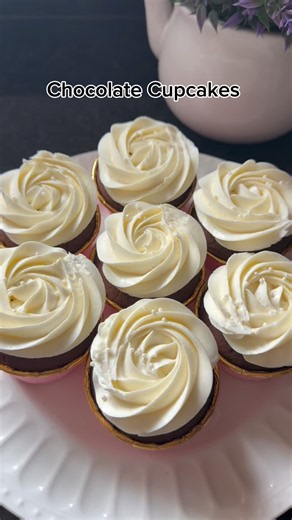 Chocolate Cupcakes with Chocolate Filling 🍫🧁