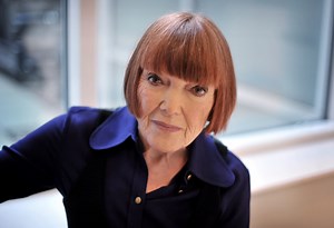 Mary Quant: Tributes paid to fashion designer who dies aged 93
