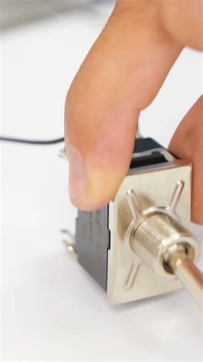 Use your old computer to make an automatic trash bin🗑️