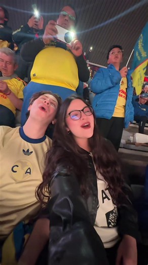 AMONOOOOOSS💛💛@santiagorcortes #novios #amor #risa #chisme #vlog | boyfriends