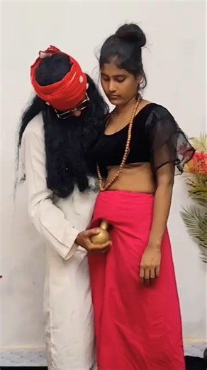 A disabled duckling helps his cat friend #duckrescue #cuteanimals #animalrescue