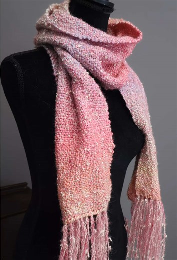 Weaving on a Rigid Heddle Loom is so fast, fun and EASY! You need to try this! #Weaving #rigidheddle #handmade #yarn