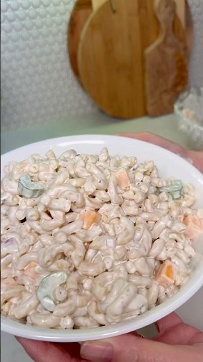 Creamy Macaroni Salad with Cheddar Cheese #macaronisalad #macaronisaladrecipe #pastasalad #cookout