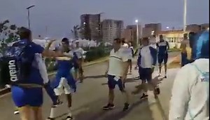 Bravooooo, Lannnnnaaaa 💓💓💓💓 Pogledajte kako je Lana Pudar dočekana u Mediteranskom selu u alžirskom Oranu među ostalim reprezentativcima BiH nakon osvojene zlatne medalje 🇧🇦❤️💪👋🍀 | Radio Sarajevo