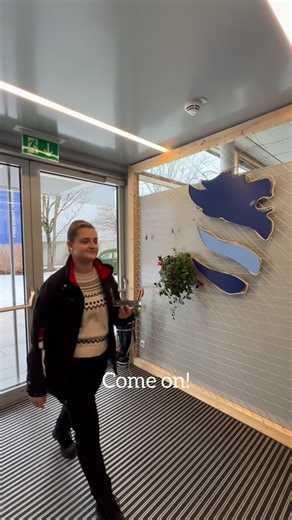 PMPM Wibu on Instagram: "Unser Campus: mehr Kaffee als Schlaf, aber dafür viel Zukunft ☕️😴 #pmpmwibu #teamunity #fhwnwibu #campus"