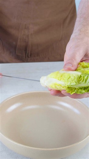 36K views · 132 reactions | Hack your lettuce! 塞 #scrumdiddlyumptious #food #lettuce #hacks #cookinghacks #foodhacks #kitchenhacks #todayilearned #diy #howto #reels #reelsfb #fbreels | Scrumdiddlyumptious | Facebook