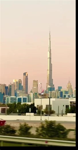 Exploring Dubai's Tower Crane Operation