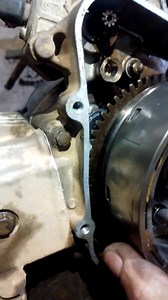169K views · 1.1K reactions | The timing gear may be small, but installing it correctly is crucial for engine stability. #mechaniclife #engineservice #mechanicwork | Mahmud Yunus | Facebook