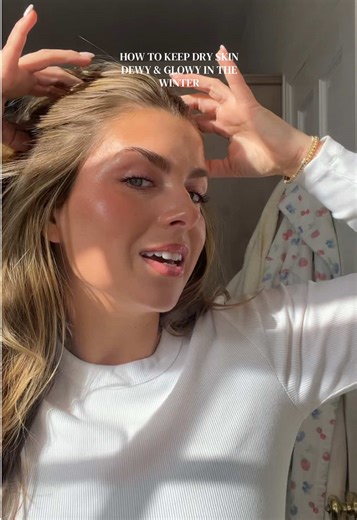 Us dry skin girlies need to unite 🤝 here are some of my best dry skin hacks for the dead of winter to still achieve dewy glowy skin ✨❄️#dryskintips #dryskincare #dryskinremedies #glowyskin #creatorsearchinsights