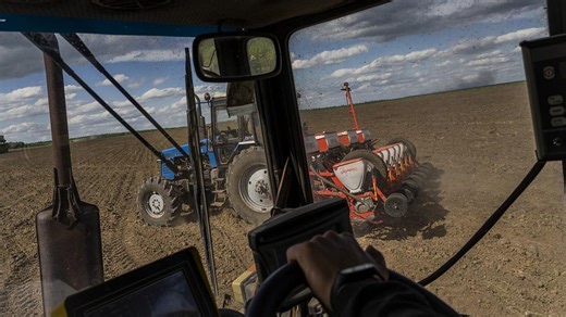 Ukrainian farmers risk their lives as war continues amid sowing season