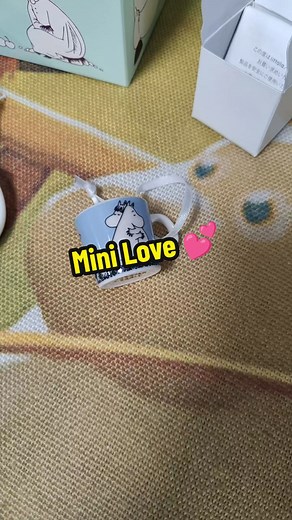 Small version of the Blue Love Moomin mug. #muumimuki #moominmug #moomintok #moomin #tovejansson #arabiafinlandvintage