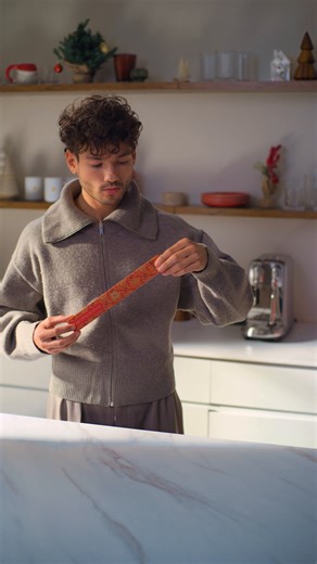 Nespresso Brasil on Instagram: "O trajeto até a máquina nunca teve tanta magia... 🫣 #MomentoNespresso"