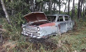 Man Finds Rare 1954 Nash Ambassador Abandoned on a Farm, Is It Worth Saving?