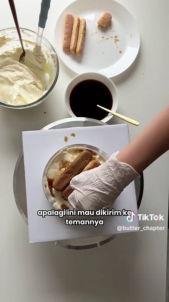 Sayang polll sama customer Butter Chapter yang baikkk bgt padahal kita udah panik karena kue-nya hancur 🥺🤍 #smallbusiness #businessjourney #businessowner #smallbusinessowner #smallbusinessowner #bakerylife #tiramisucake