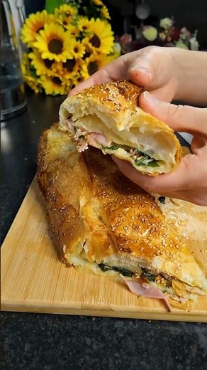 Crispy Ham, Spinach & Cheese Puff Pastry - quick, easy and delicious!!! 😋😋😋