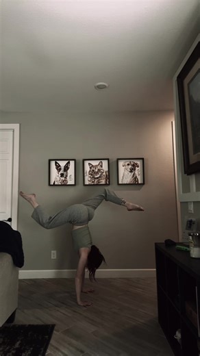 Yeah I brought the handstands back 🫶 #gymnastics #handstand #gymmotivation #girly