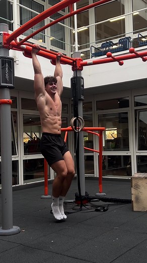 POV: You stayed consistent since covid 🫶🏼 Back in 2020 I uploaded my first videos to tiktok, just showing me working out at home and being consistent no matter what the circumstances. And it still amazes me how many people started to resonate with me, started their own journey and found some inspiration in me. That is still by far the greatest feeling in the world. Looking back at these old videos is like looking back at a different person, but it gives me so much strength to watch these old v