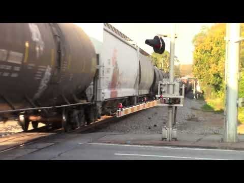 (Almost missed) NS 1104 and 4679 lead NS 188 past 2nd Avenue at 79.5