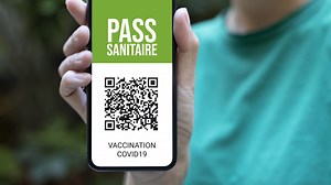 Que faire en cas de vol ou de perte de votre QR code ? Le 20H vous répond | TF1 Info