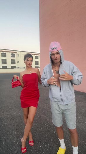 Did i marry a bieb look alike?! 🤯 #costumeideas2023 #justinbieber #haileybieber