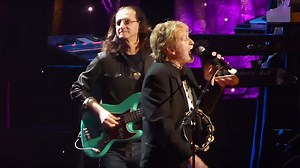 Watch Rush’s Geddy Lee perform Roundabout with Yes
