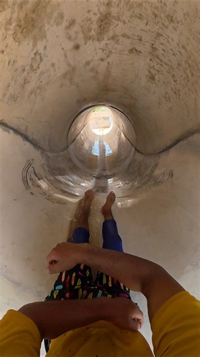 Bella ciao parkour stuck in waterslide POV