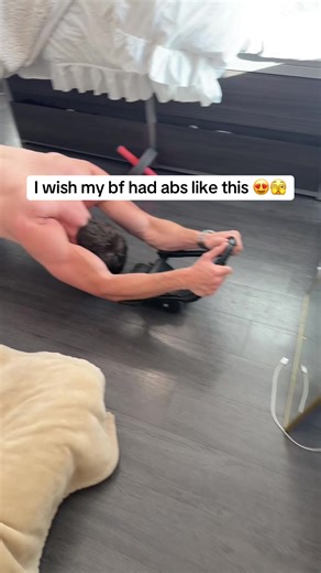 Best Ab workout I’ve ever done #abroller #abworkout #abwheel #howtogetabs #tiktokshopstockup