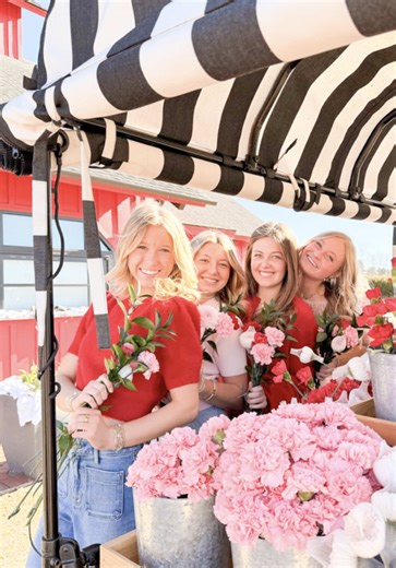 Love is all around us here in Alpha Chi Omega! Happy Valentine’s Day!❤️ #alphachiomega #auburnaxo