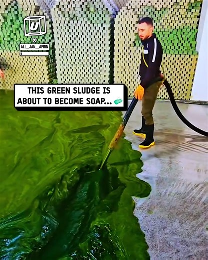 1.8M views · 3K reactions | Soap making is so satisfying 識 #soap #satisfying | UNILAD | Facebook