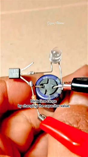 A simple flashing LED circuit #simple #circuit #flashlight #blink