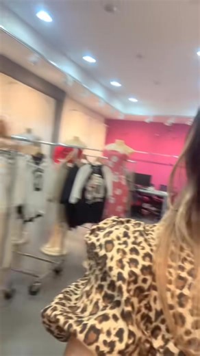 4K views · 75 reactions | Pendientes de nuestras redes sociales Bellezas en camino para que nuestros clientes sigan creciendo en sus negocios 朗Recorda que estamos ubicados de donde fue ropa úsame 1 c al lago tienda Eymis clóset esquinera verde Abrimos de lunes a viernes 9 am/5:30 pm 75512425 88820565 88998549 #tendencias2025 #tienda #ropapormayor #mercado #nuevacoleccion #emprsndimiento #surtetunegocio | Eymi's Closet | Facebook