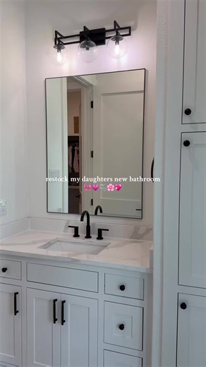 Aurali Ryn on Instagram: "4 Product Photo Types That Make Reviewers Instantly Suspicious Product photos carry hidden risks. Pros get alert when they see: (1) 3D renders instead of real images—often meaning an untested product. (2) Brand logos pasted onto images, a common trick to fake “official” status. (3) Outdated photos inconsistent with new features listed. (4) Color-inconsistent images, suggesting the listing was patched together from multiple sources. With just a 5-second scan, reviewers c