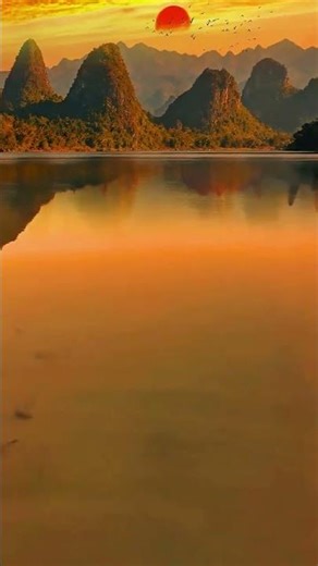 那是东方才有的意境.That is an artistic conception unique to the East.