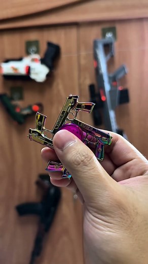 Wow, a spinner with four Eagle-style guns mounted on top—so interesting!